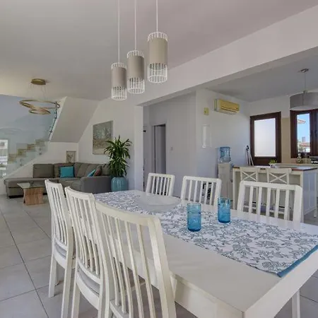 Vila Victoria Blue Paralimni